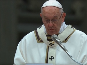 Papież Franciszek: Jestem głęboko dotknięty śmiercią małego Alfiego