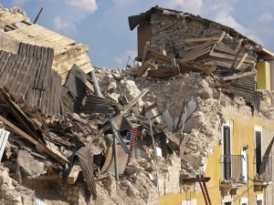 200 tyś budynków zniszczonych lub uszkodzonych po trzęsieniu ziemi we Włoszech