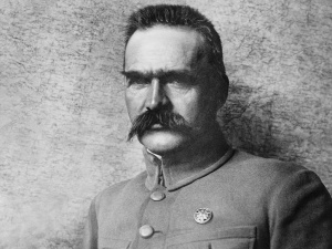 Piłsudski: Niech się śmieją polskie dzieci!