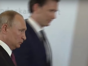Austria. Putin u Kurza. Przyjacielska wizyta w oparach gazu