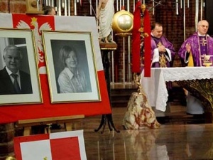 Ekshumacja ciał Marii i Lecha Kaczyńskich w nocy z 13 na 14 listopada