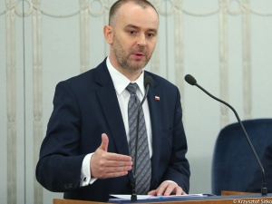Minister Mucha przedstawił w Senacie projekt postanowienia Prezydenta RP o zarządzeniu referendum