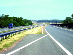 Prokuratura stawia zarzuty za budowę autostrady, która była "wielkim sukcesem rządu Tuska"