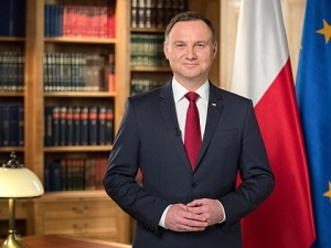 Polacy zadowoleni z prezydenta Andrzeja Dudy. Krytycznie oceniają natomiast TK