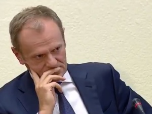 [video] Tusk do komisji: Panowie Morawieccy według waszej logiki powinni być skazani i spaleni na stosie