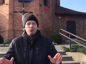 [video] Ks. Wachowiak przybył do nowej parafii i nagrał film dla internautów