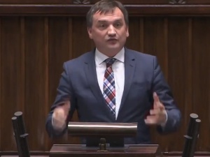 [video] Minister Ziobro ostro do opozycji: Do bólu, gorącym żelazem będziemy wypalać patologie