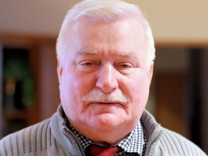 Wałęsa straszy sądem Jana Pietrzaka