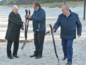 Dobry znak? Morze oddało słupek, który Jarosław Kaczyński wkopał na Mierzei Wiślanej