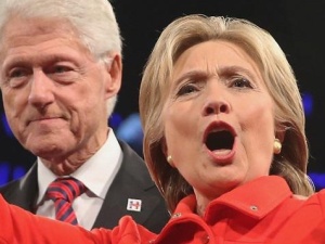 Fundacja Clintonów notuje znaczące spadki, ponieważ Hillary utraciła wpływy