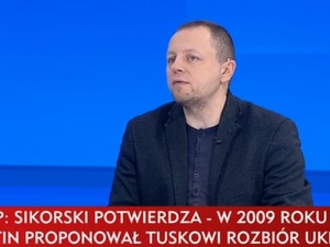 Cezary Krysztopa w TVP Info: Sikorski publikacją uderza w Tuska, nie Schetynę. Być może tu jest trop