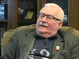 Wałęsa atakuje Kaczyńskigo, bo ten chce wolności internetu, nie mając konta na Facebooku