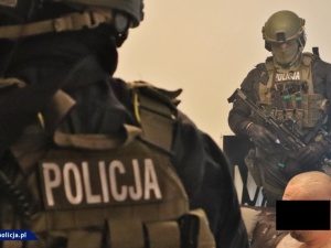 400 policjantów wzięło udział w akcji CBŚP na Śląsku przeciw grupie przestępczej o charakterze zbrojnym