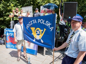„Poczta Polska to dobro narodowe”. Pikieta pracowników Poczty Polskiej