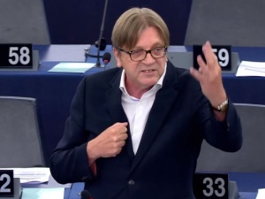 PE zajmie się sprawą uchylenia immunitetu Verhofstadtowi za określanie uczestników MN faszystami