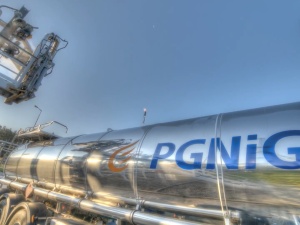 PGNiG dostarczy spółce Synthos 8200 ton paliwa. "To największa umowa w Polsce na sprzedaż LNG"