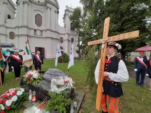 [Foto] W kościele i na boisku. Łowicz celebrował 39. urodziny "Solidarności"