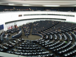 Parlament Europejski. Debata o rzekomym "zakazie edukacji seksualnej w Polsce" przy pustej sali
