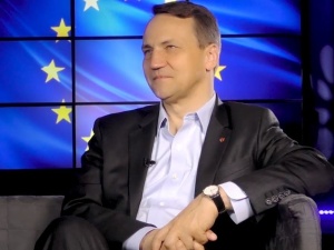 Sikorski mówi o premierze Gowinie. "Jedyna szansa na przywrócenie w Polsce rządów prawa"