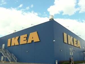 IKEA zastępuje Boże Narodzenie "zimową imprezą", a choinkę "rośliną sztuczną”