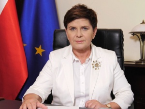 Premier Szydło podpisała rozporządzenie ws. płacy minimalnej. 2 tys. zł. już w 2017 r.