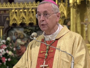 Przewodniczący Episkopatu: "Cały świat chrześcijański wędruje duchowo do Betlejem"