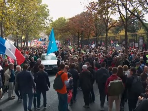 Paryż: Dziesiątki tysięcy Francuzów protestowało przeciwko in vitro dla lesbijek i samotnych matek