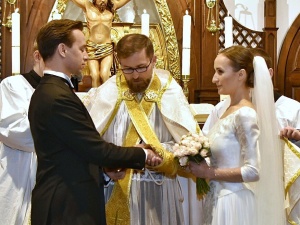 Krzysztof Bosak wziął ślub. "Dziś dla mnie wielki dzień: poślubiłem ukochaną Karinę"