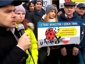 [video] AgroUnia pod UOKiK-iem i Biedronką. Czy zagraniczne produkty znakowane są jako polskie?