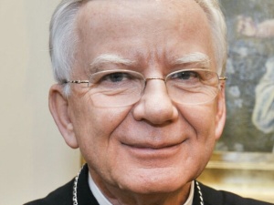 Abp Jędraszewski apeluje do wiernych o pozostanie w domach. Świątynie mają jednak być nadal otwarte