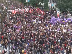 W Madrycie, głównym ognisku koronawirusa odbyła się 120-tysięczna manifestacja feministek