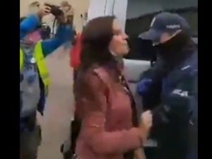 [video] "Strajk przedsiębiorców". Jachira popycha policjantów i ujawnia ciekawe info nt. senatora Burego