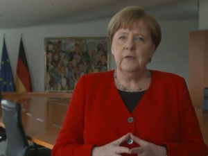 Angela Merkel apeluje do WHO: Kryzys minąłby szybciej, gdyby współpraca była bardziej efektywna