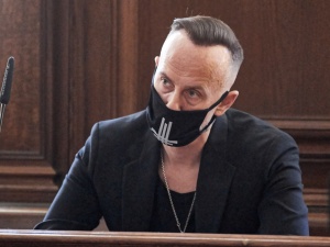 Gdańsk: Nergal stanął przed sądem. Oskarżony  jest o znieważenie godła Polski