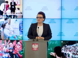 Minister Zalewska o wniosku ws. referendum: uszanuję podpisy obywateli