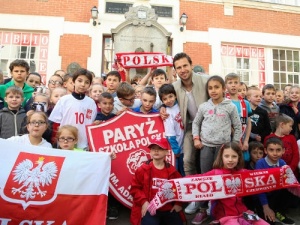 Grzegorz Krychowiak odwiedził Polską Szkołę w Paryżu. „On jest taki jak My!”