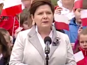 [video] Premier w Dniu Flagi: Zadbajmy by biało-czerwone barwy nas łączyły, byśmy budowali wspólnotę