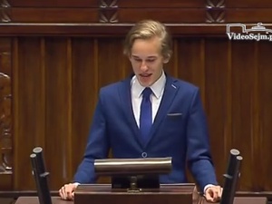 [video] A tak rok temu młody poseł Dąbrowa zmiażdżył Donalda Tuska i KOD