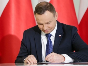 Prezydent podpisał ustawę: 400 zł miesięcznie dla opozycjonistów z okresu PRL.
