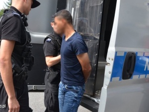 Policja zatrzymała dwóch Algierczyków, którzy molestowali 14-latkę w Gdyni