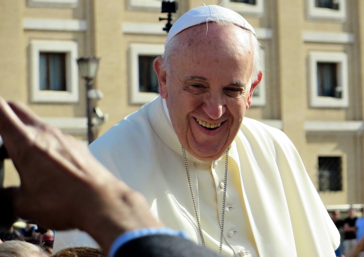 Papież: Krzyża nie nosi się z powodu przesądów ani dla ozdoby