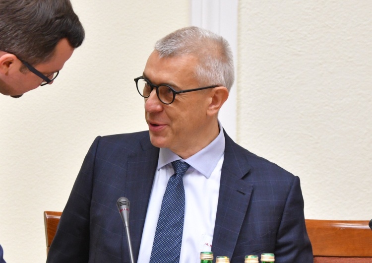 Prokuratura odpowiada na zarzuty „Wyborczej”. „Jeśli Roman Giertych chce złożyć wyjaśnienia…”