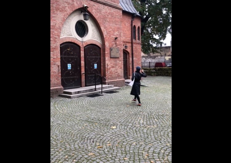  Poznań: Rzucała jajkami w kościół. Grozi jej więzienie
