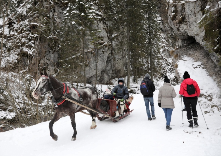 Tatry: Pierwszy feryjny weekend. Wielu turystów na górskich szlakach Górale mówią