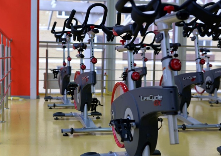 UOKiK nałożył 32 mln zł kary na największe sieci fitness.