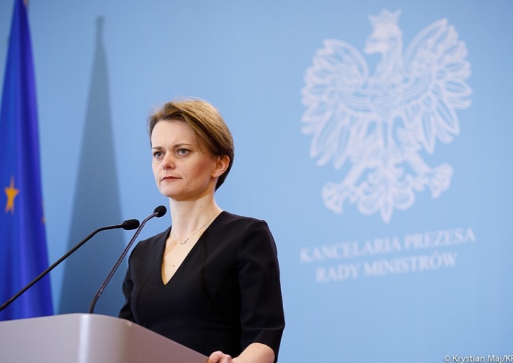 Polski Związek Narciarski potwierdza: Synowie Jadwigi Emilewicz jeździli bez licencji