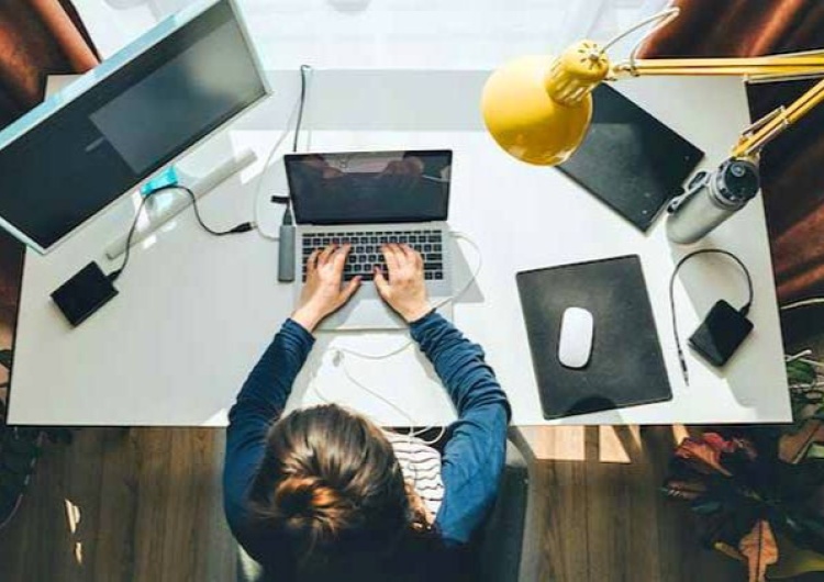 Praca poprzez platformy internetowe wymaga pilnej unijnej regulacji