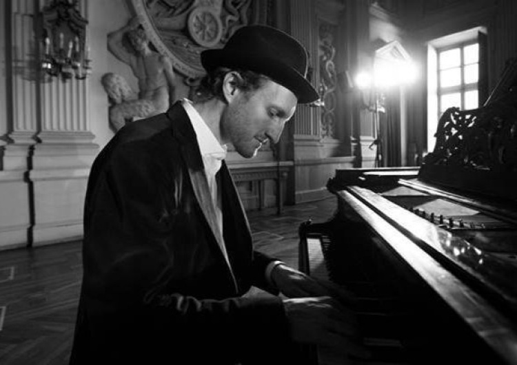 Jeremiah Fraites Jeremiah Fraites - współzałożyciel The Lumineers właśnie wydał solowy album pt.