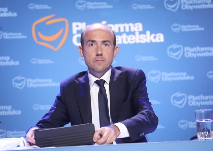 Prawy Sierpowy: Czas na zmiany które nie nadejdą...