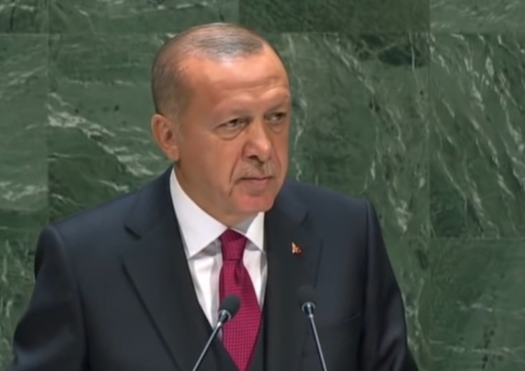 prezydent Turcji Recep Tayyip Erdogan Pielgrzymka papieża do Iraku a Turcja rozpoczyna militarną operację
